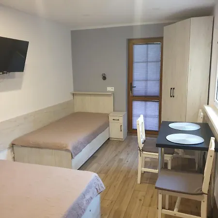 Çiftlik konaklama ,, Pod Debem