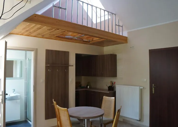 בית חווה ,, Pod Debem